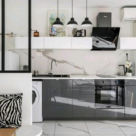 Design Loft Studio Climatise Parking Et Piscine วาลูริส ภายนอก รูปภาพ