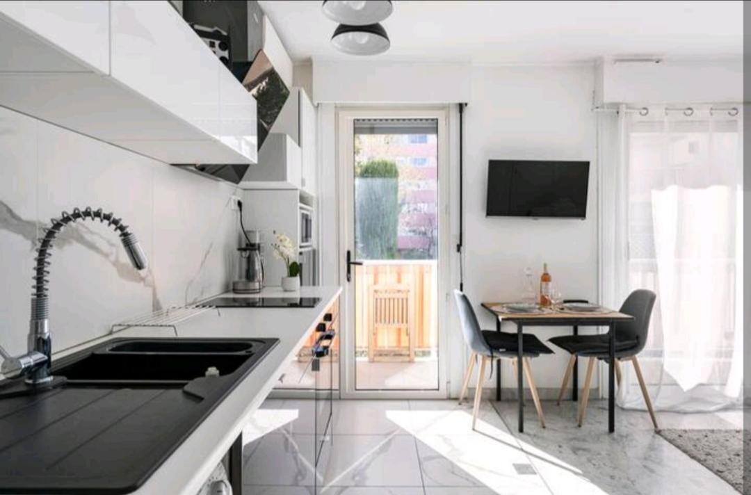 Design Loft Studio Climatise Parking Et Piscine วาลูริส ภายนอก รูปภาพ